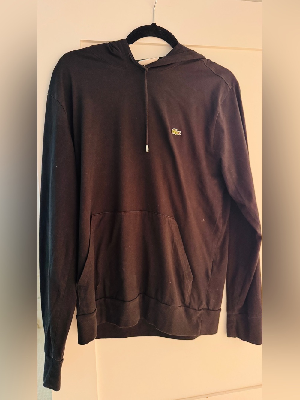 Lacoste Men's Black Hooded Pullover Sweatshirt Size large but fit medium better